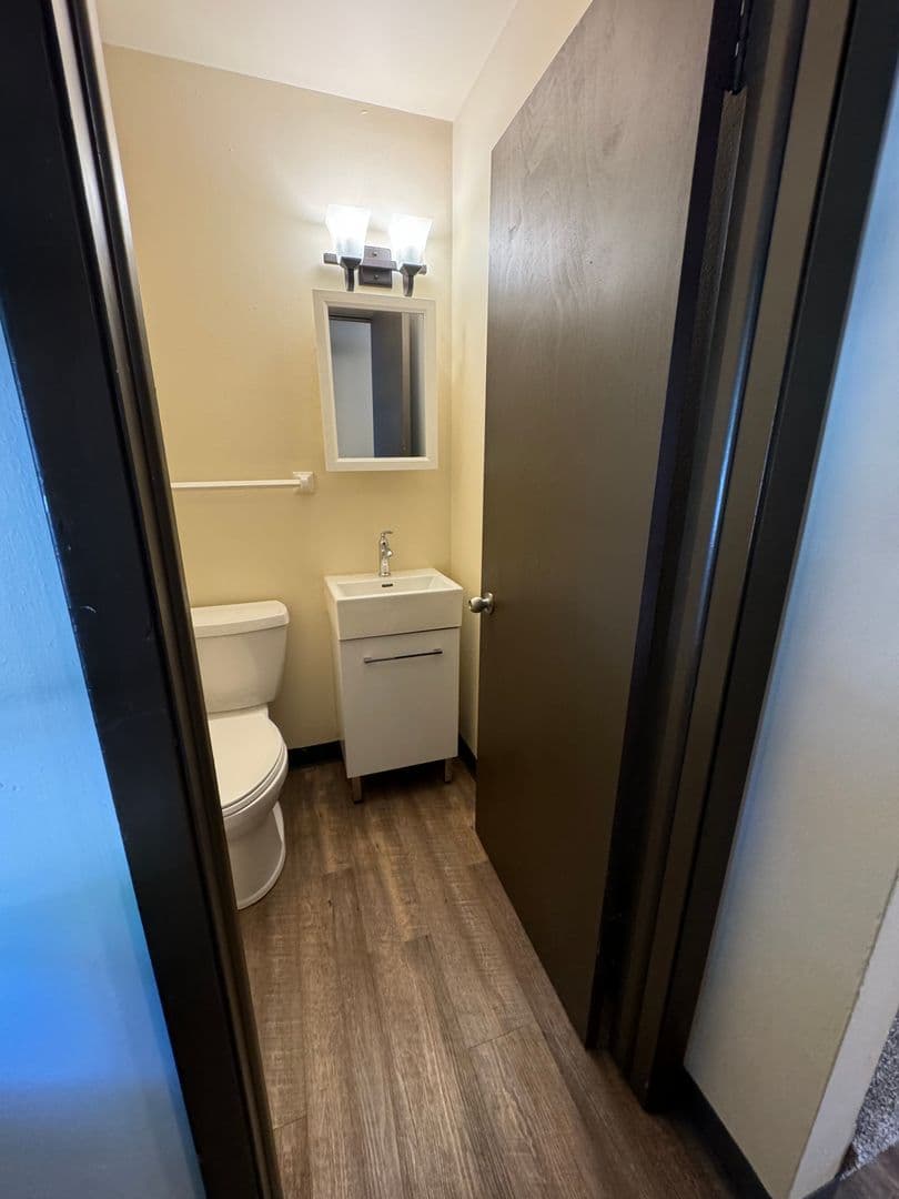 Oshkosh Apartment: 702 - 830 Stillwell Avenue