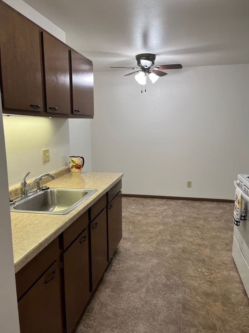 Stevens Point Apartment: 1300 1400 Sixth Ave.