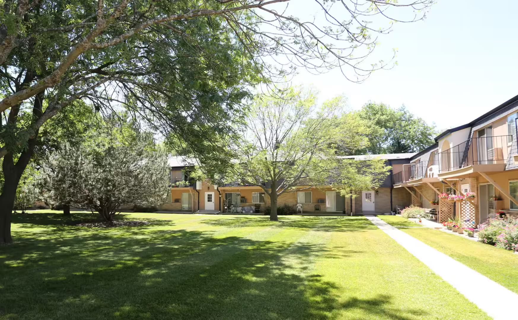 St. Francis Apartment: 4300 - 4340 S. Nicholson Ave