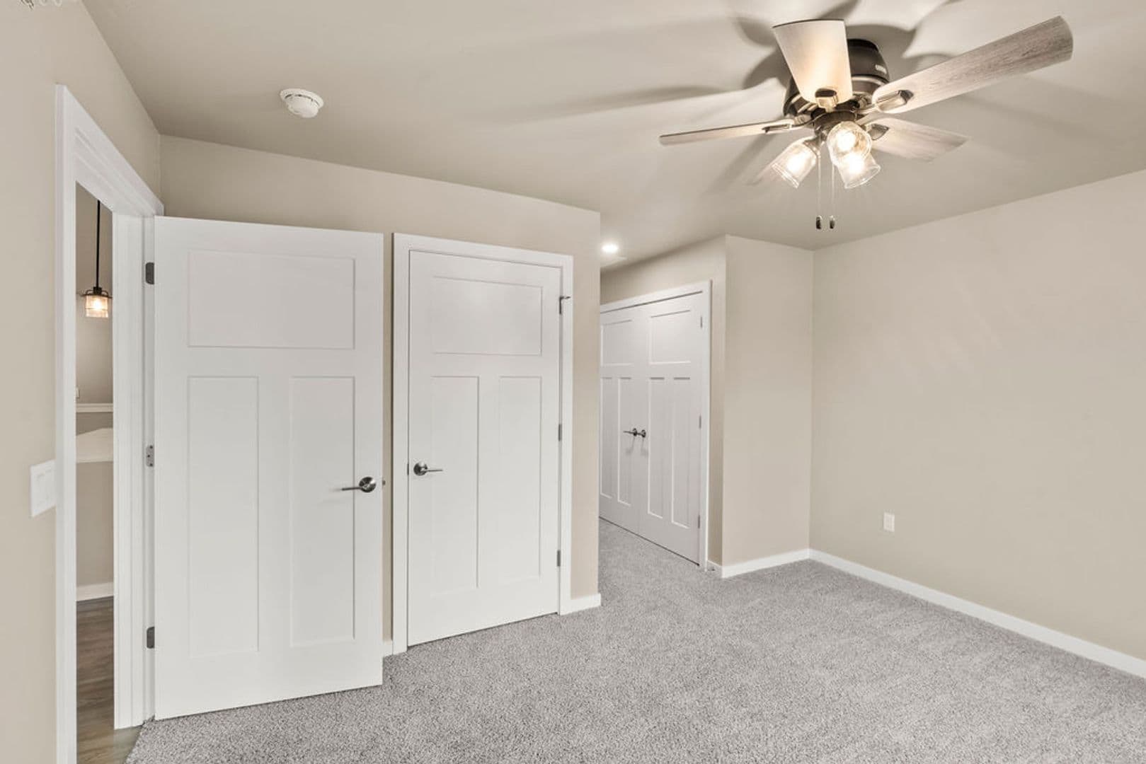 Johnson Creek Apartment: 175-200 Pondview Drive