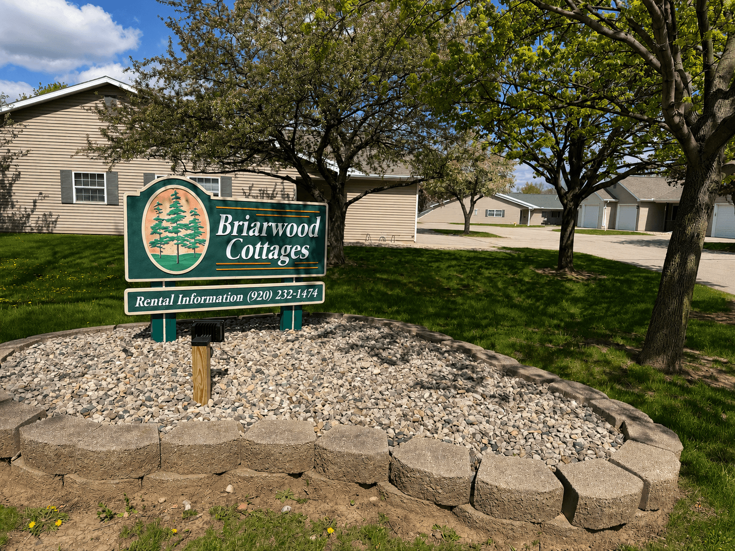 Oshkosh Apartment: 1120 -1270 W. 20th Avenue