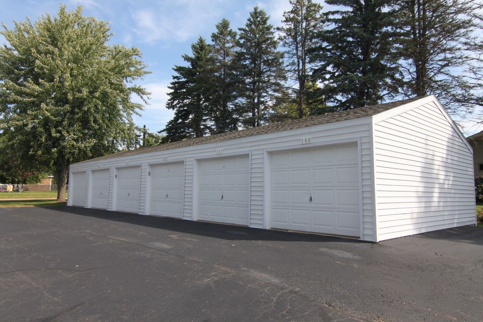 Marshfield Apartment: 1018 W. Laurel Street