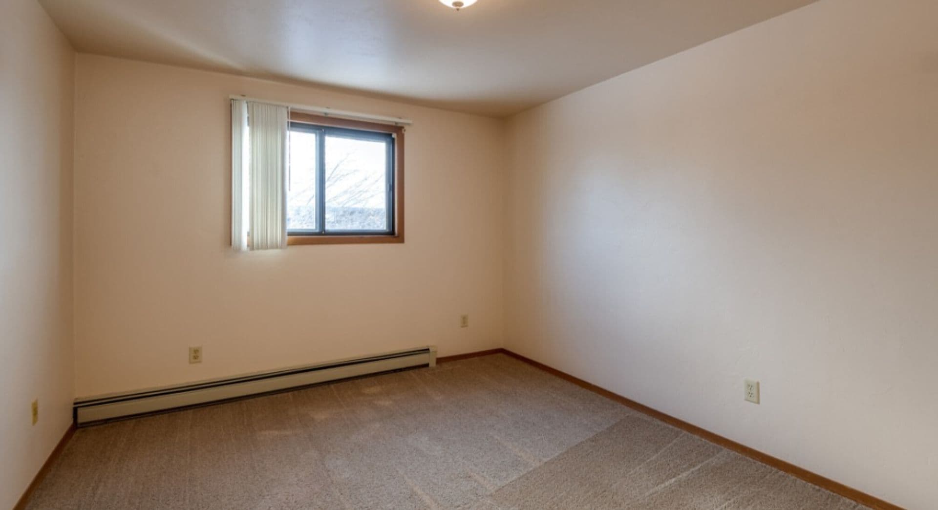 Pulaski Apartment: 495 Glenbrook Drive