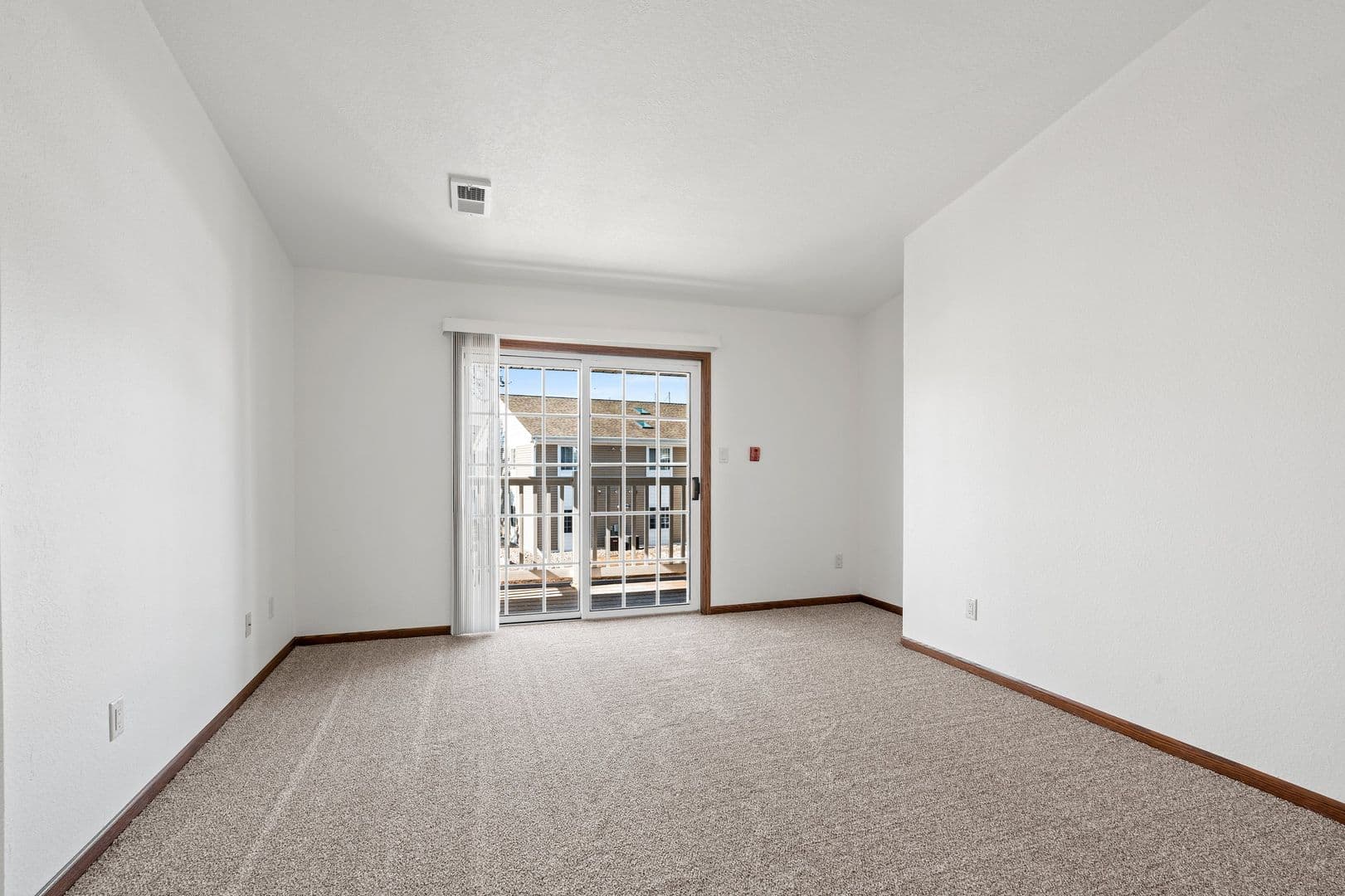 Green Bay Apartment: 2008 2108 Memorial Drive
