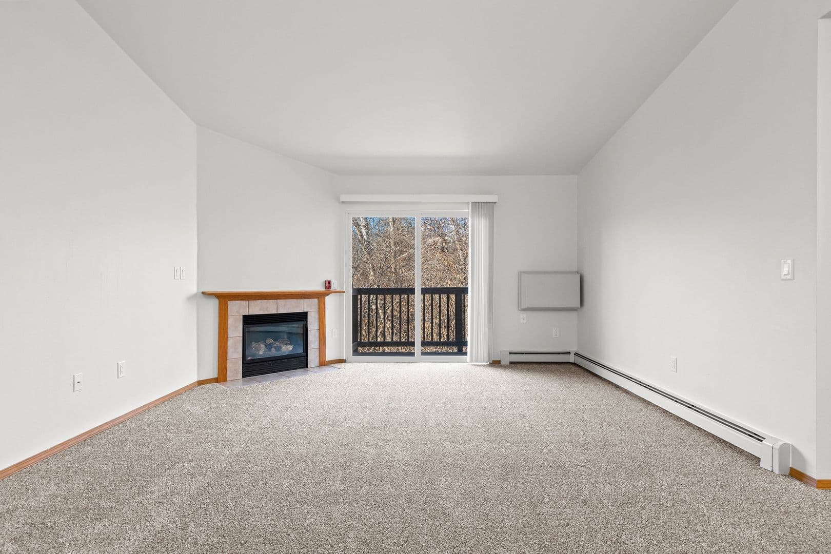 Green Bay Apartment: 1045   1081 Roland Lane