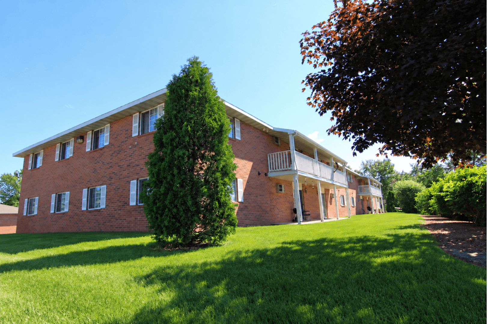 Menasha Apartment: 1300-1350 Lucerne Drive