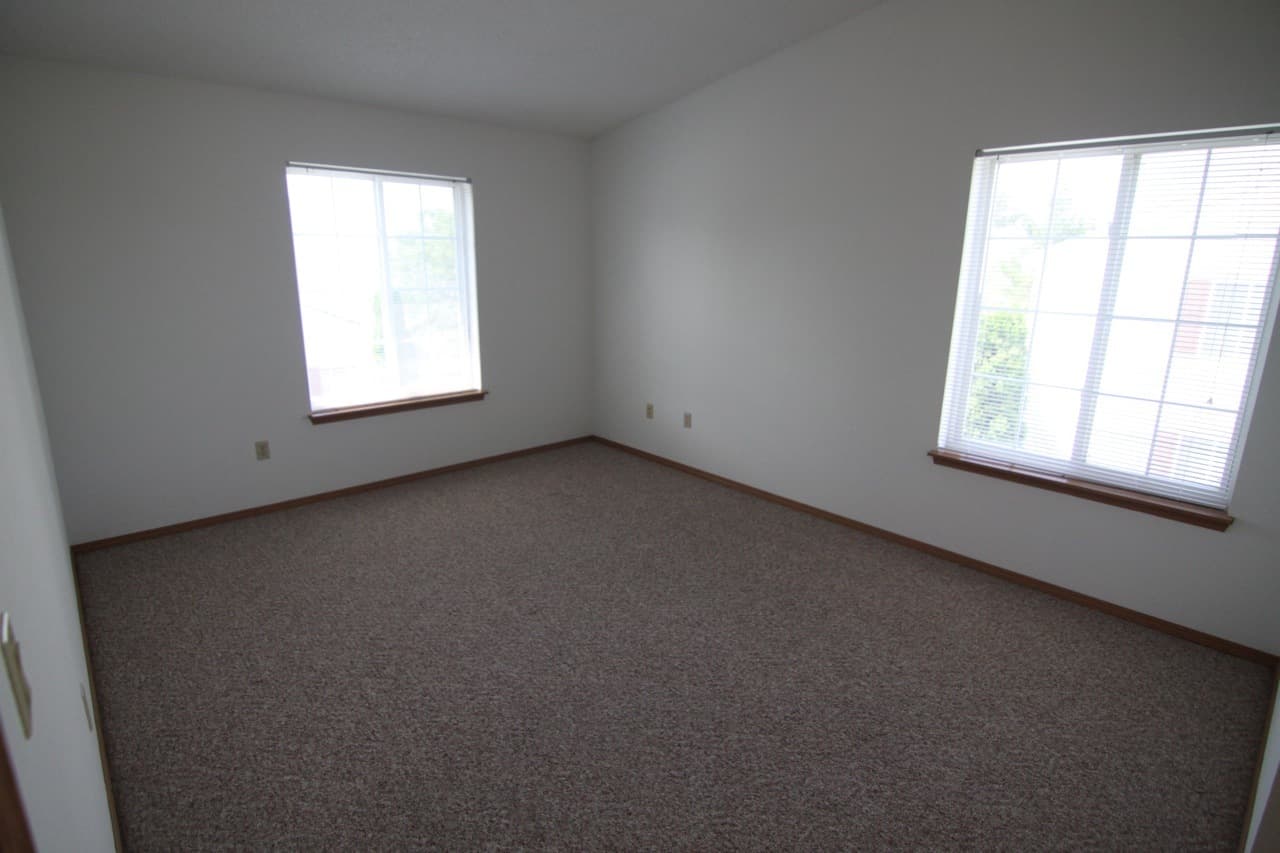 Sheboygan Apartment: 2114 2210 Meadowland Drive