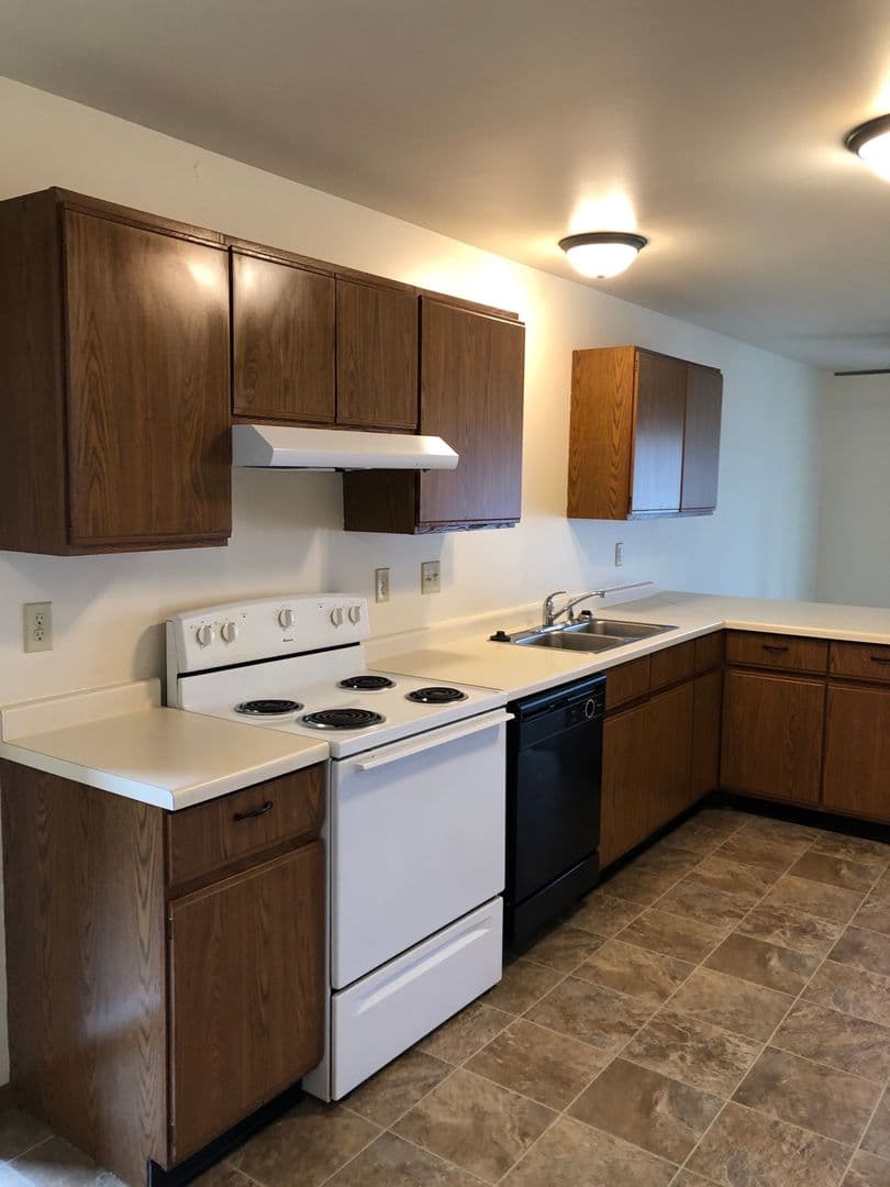 Stevens Point Apartment: 2640-2641 Bush Ct.