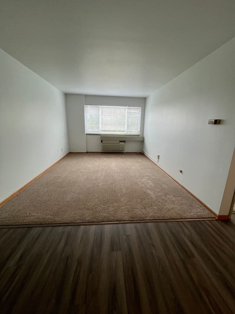 Milwaukee Apartment: 2827 - 2951 W. Parnell Avenue