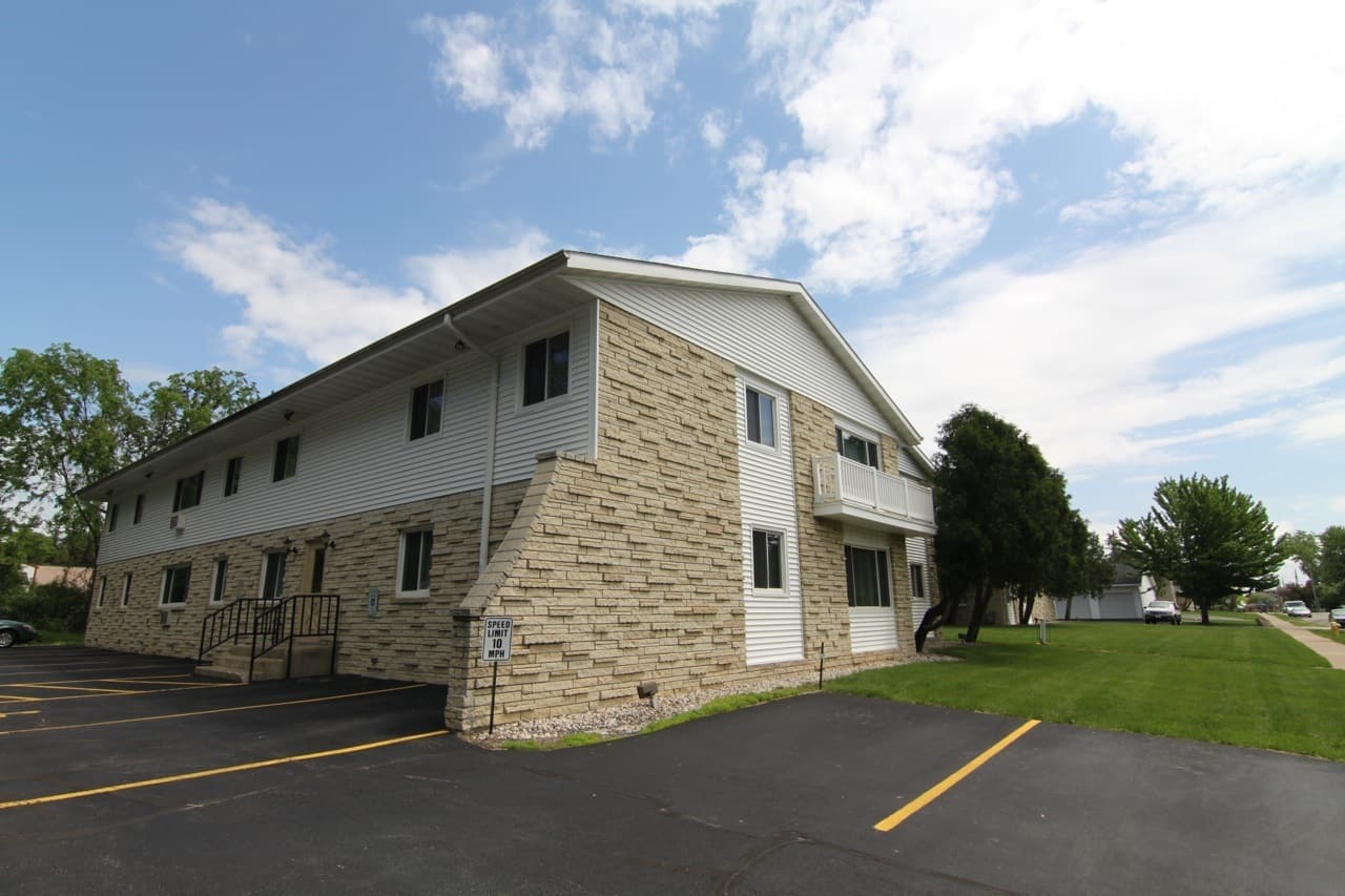 Stevens Point Apartment: 1300 1400 Sixth Ave.