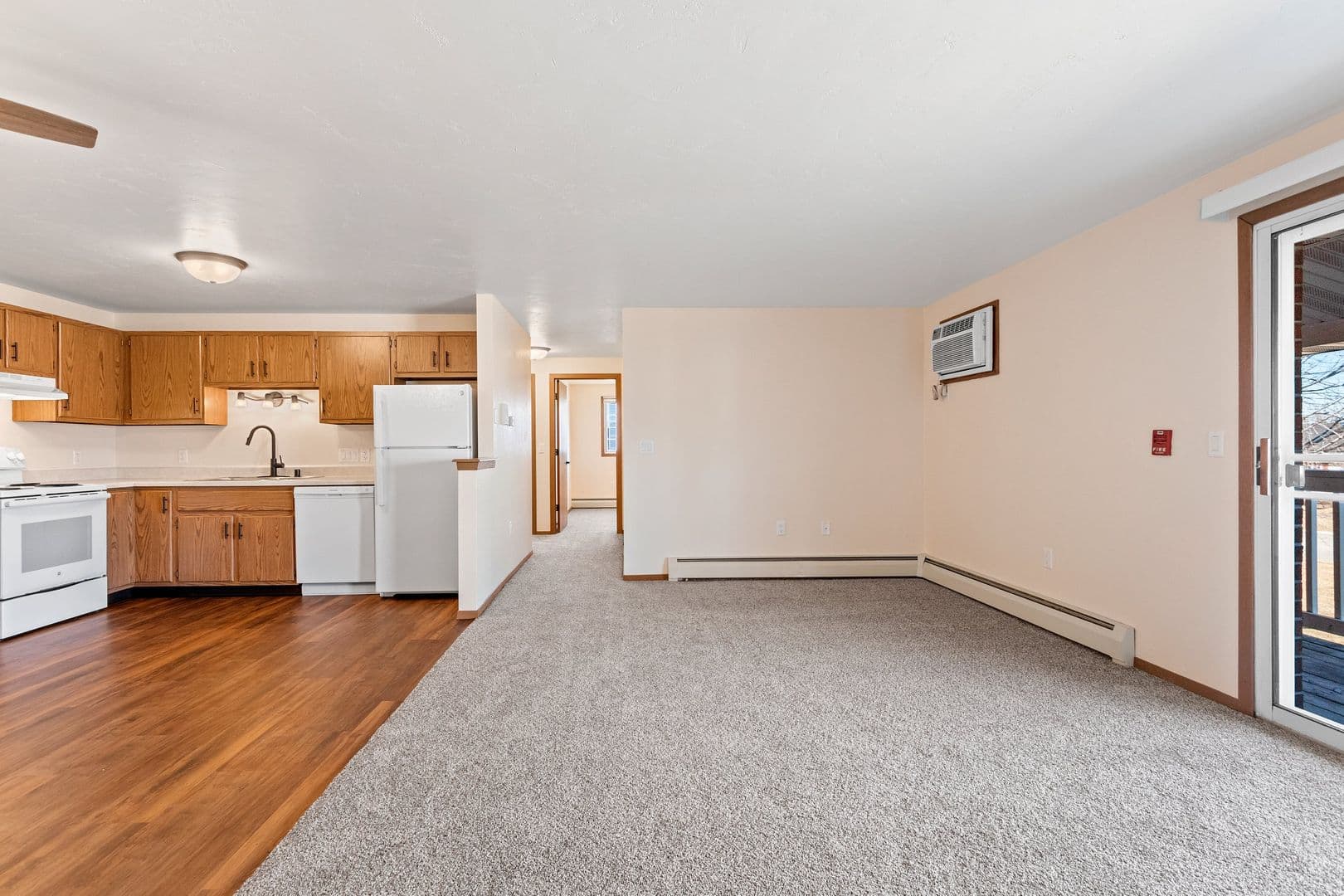 De Pere Apartment: 1258-1290 Scheuring Road