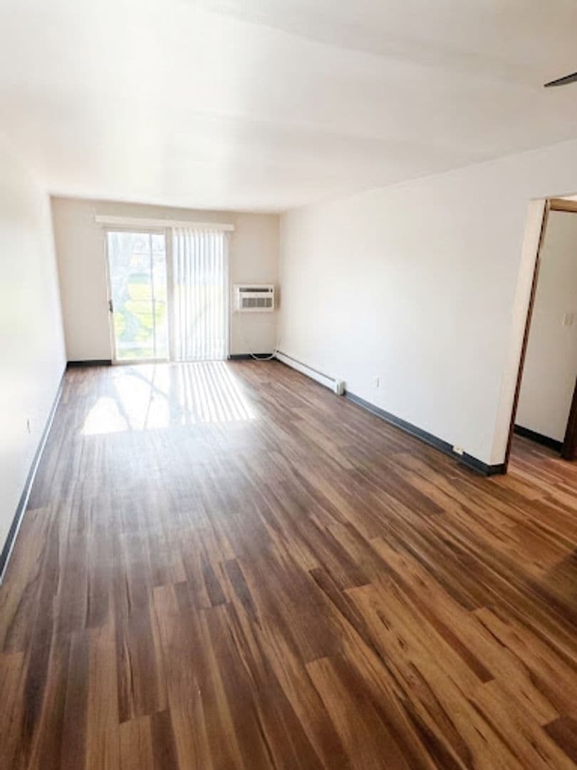St. Francis Apartment: 4300 - 4340 S. Nicholson Ave