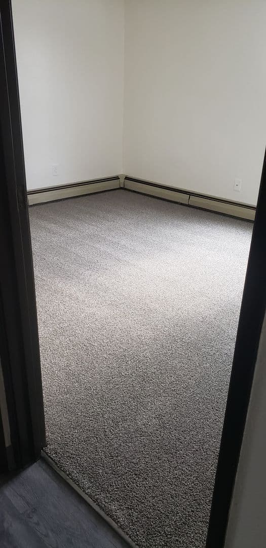 Oshkosh Apartment: 1705 - 1745 Taft Avenue