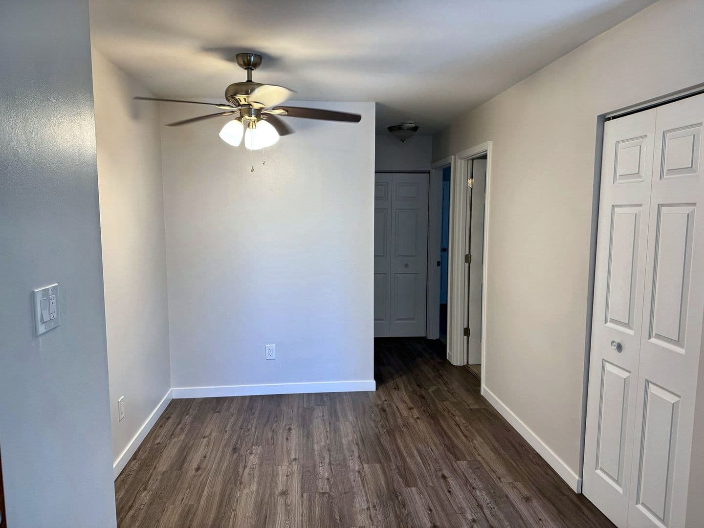 Germantown Apartment: W162 N11811 Park Ave.