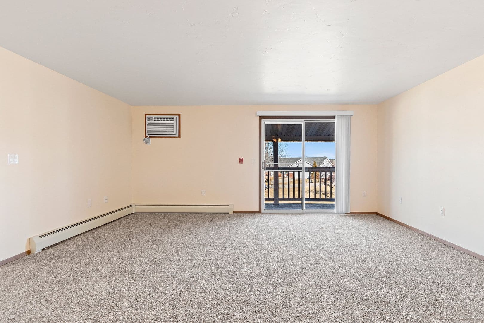 De Pere Apartment: 1258-1290 Scheuring Road