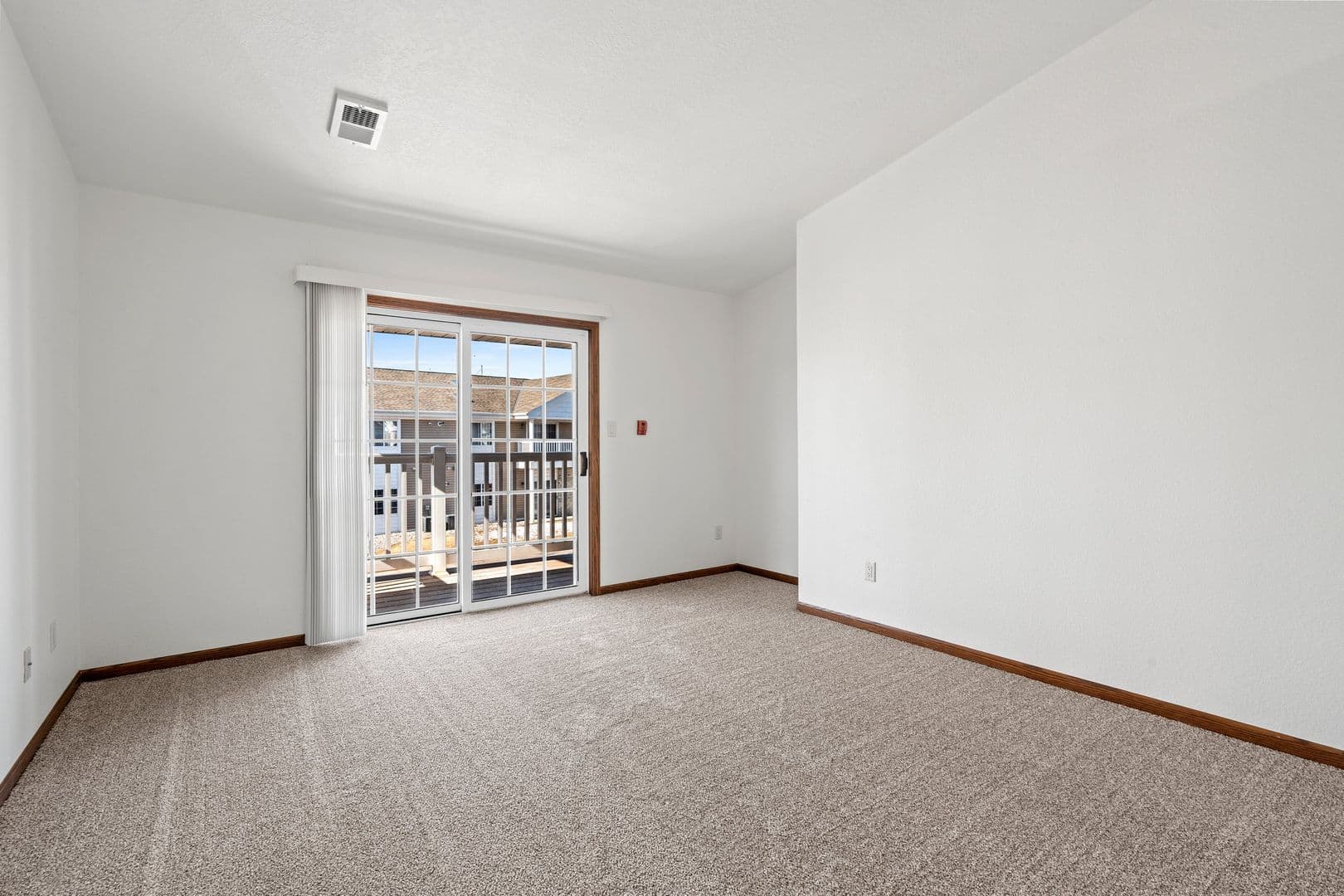 Green Bay Apartment: 2008 2108 Memorial Drive