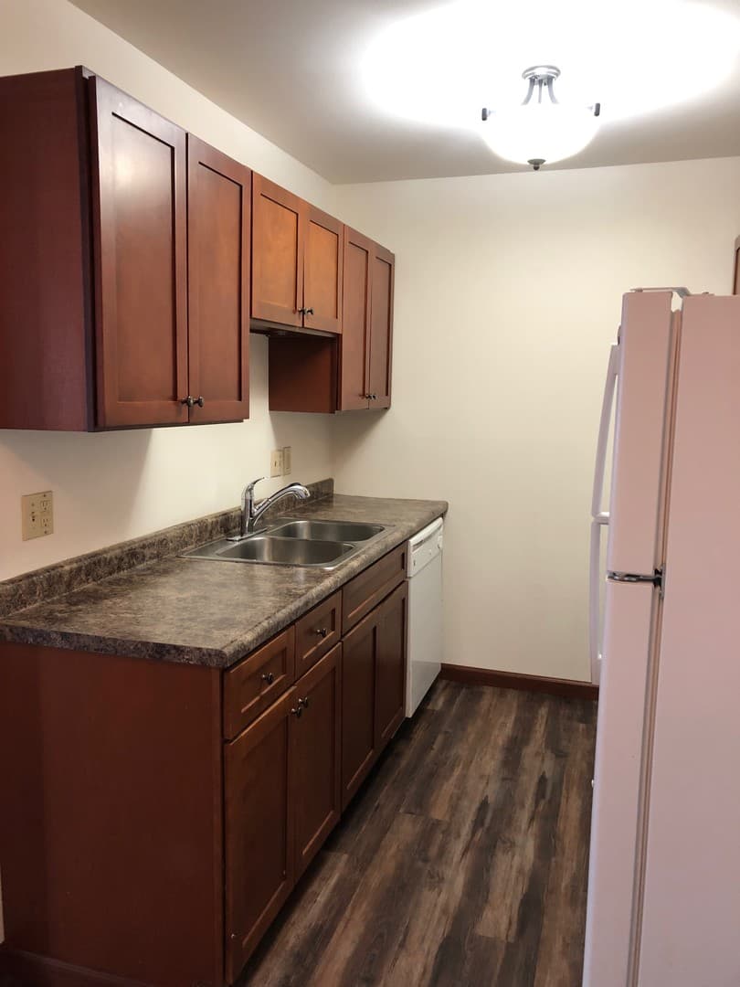 Lake Mills Apartment: 400 Browns Court