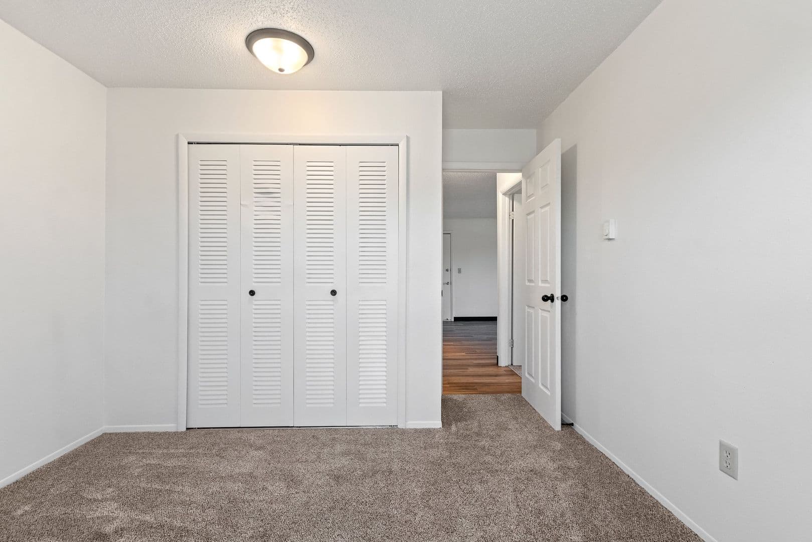 Manitowoc Apartment: 1701 - 1718 Cedar Grove Drive