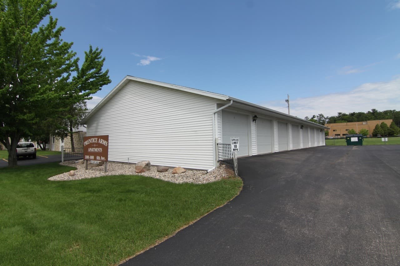 Stevens Point Apartment: 1300 1400 Sixth Ave.