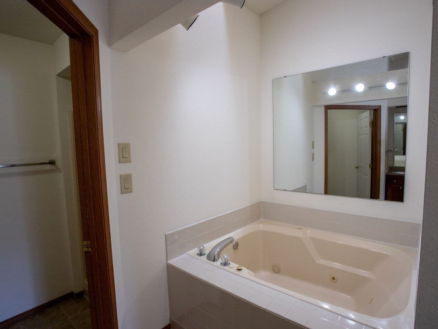 Fond du Lac Apartment: 639, 645, 745 & 761 W. Scott 540-44 Van Dyne Rd.