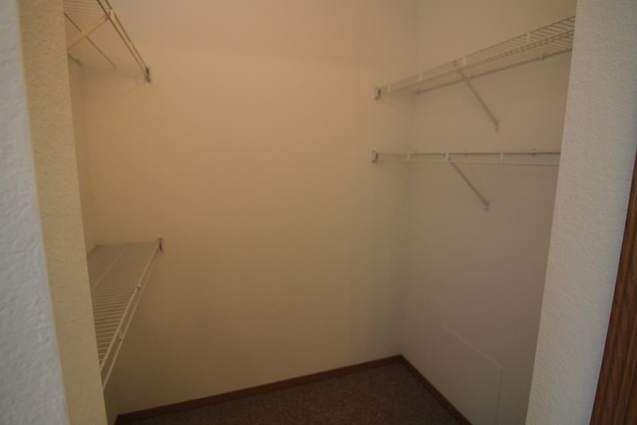 Sheboygan Apartment: 2114 2210 Meadowland Drive