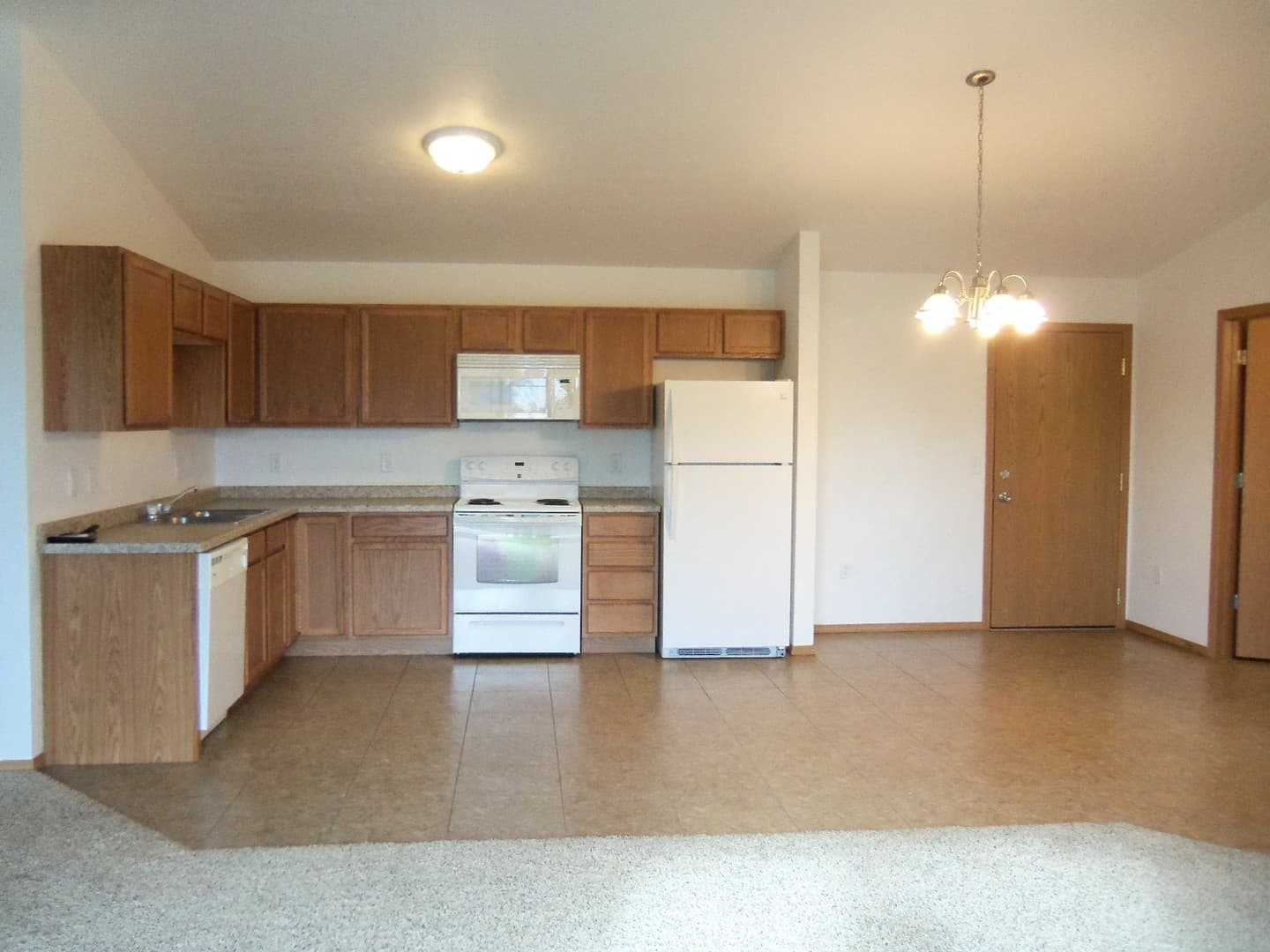 Kaukauna Apartment: 111-127 Lamplighter Dr.