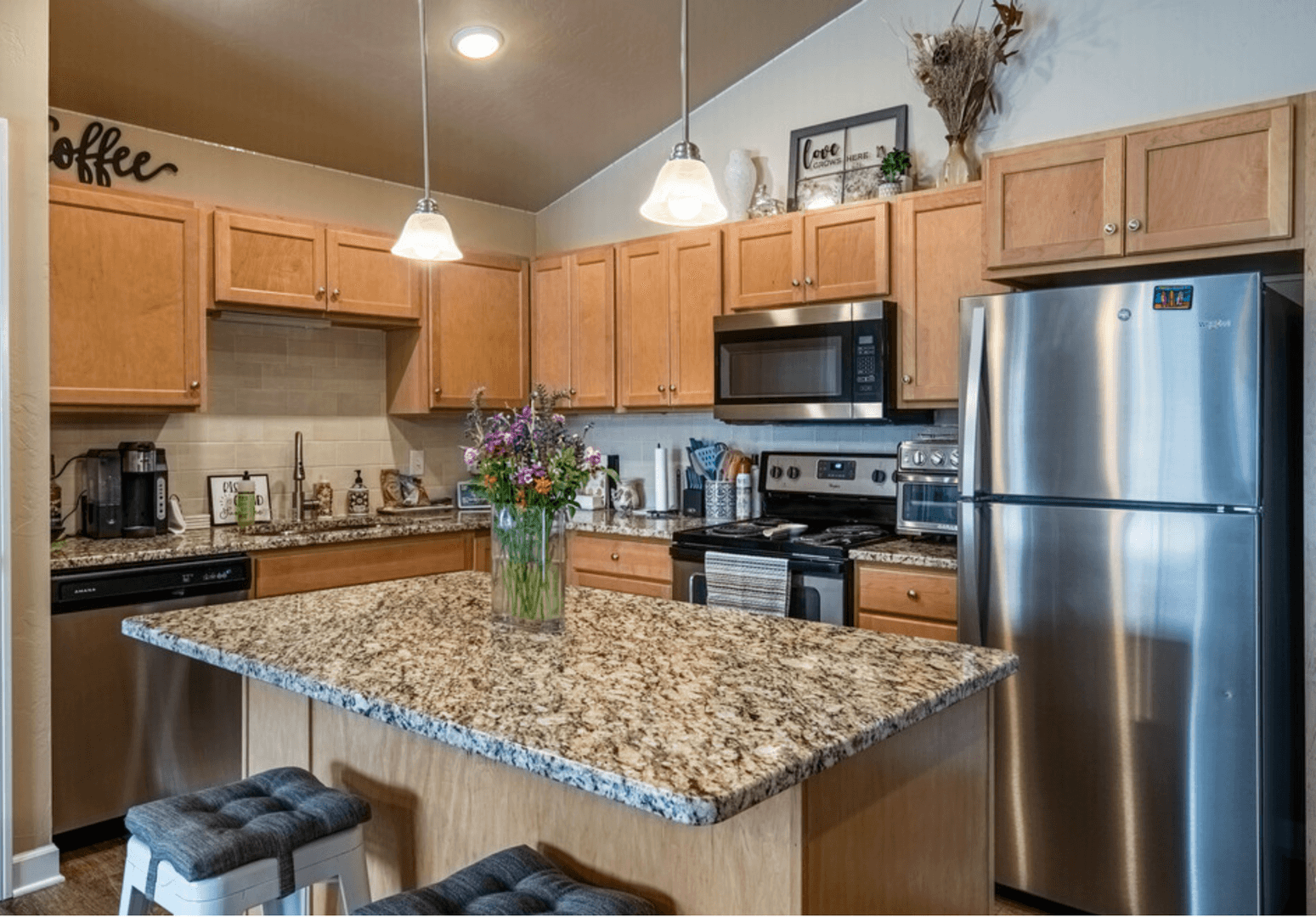 Lake Mills Apartment: 800-820 Brewster Drive