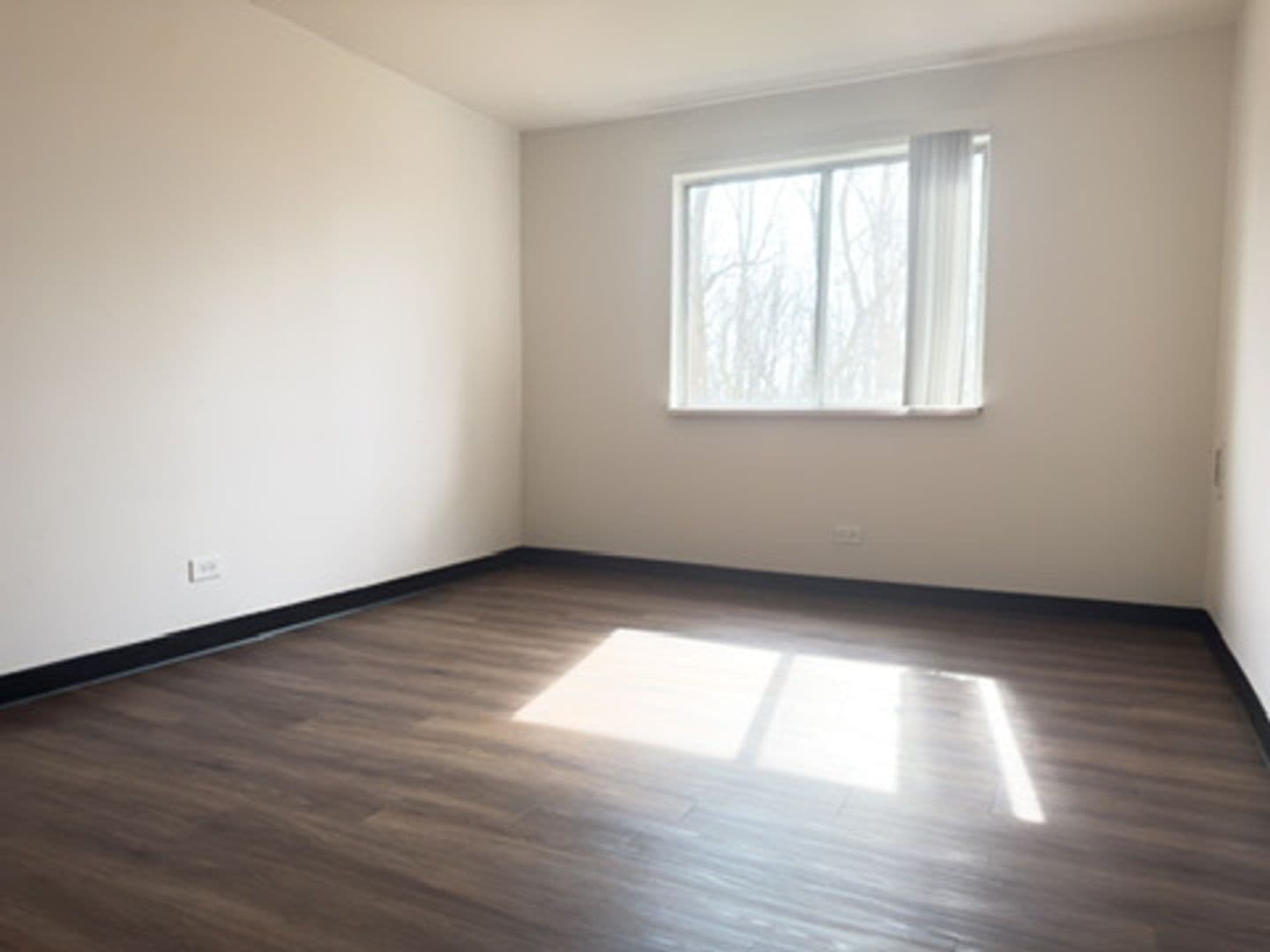 Twin Lakes Apartment: 1601 - 1761 Wilmot Avenue