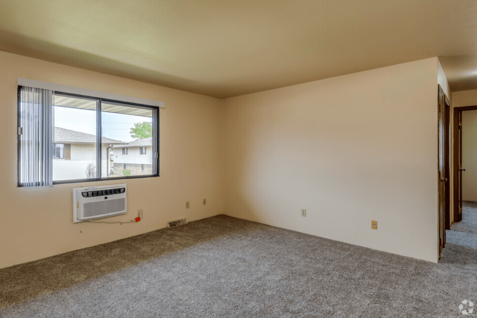 Oshkosh Apartment: 1770 - 1810 Taft Avenue