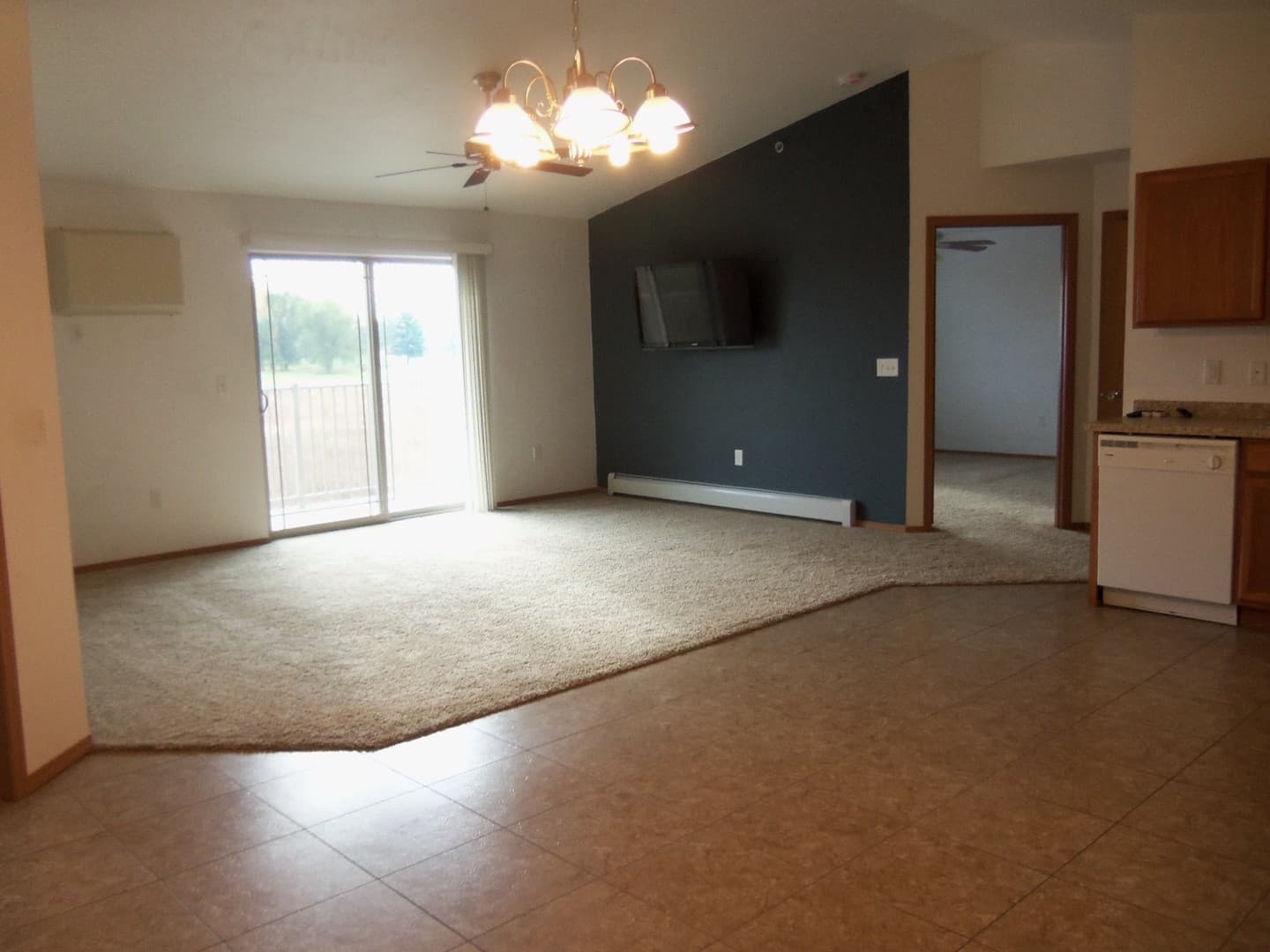 Kaukauna Apartment: 111-127 Lamplighter Dr.