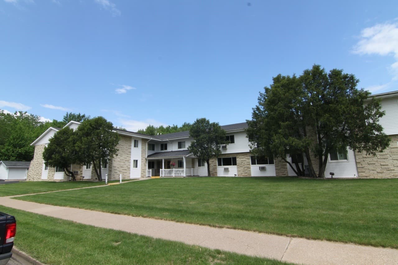 Stevens Point Apartment: 1300 1400 Sixth Ave.