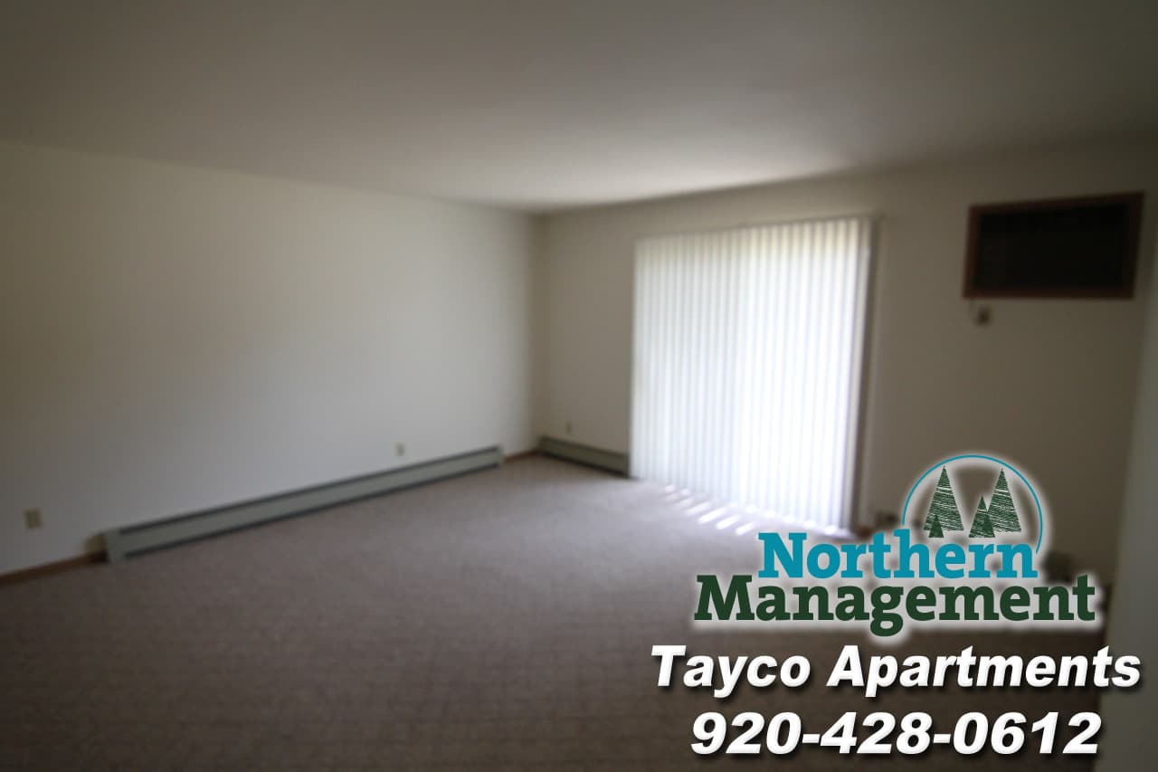 Menasha Apartment: 310-315 Tyler Ct, 310-320 9th St, 911 Tayco St