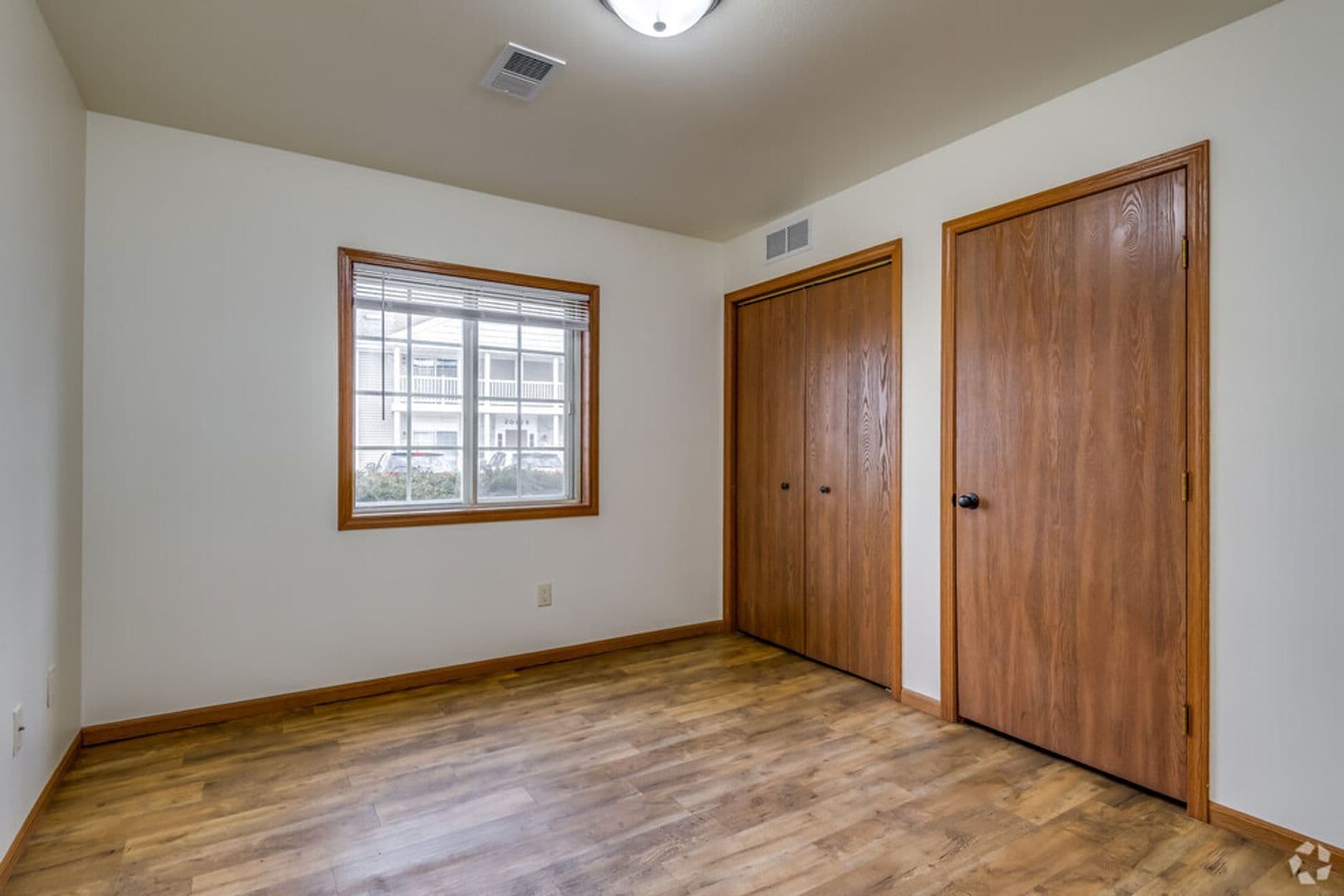 Green Bay Apartment: 2008 2108 Memorial Drive
