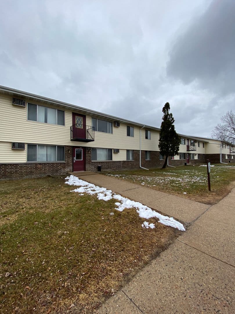 Stevens Point Apartment: 301-327 Michigan Avenue, 2516-2540 Fifth Avenue, 100-124 Minnesota Avenue