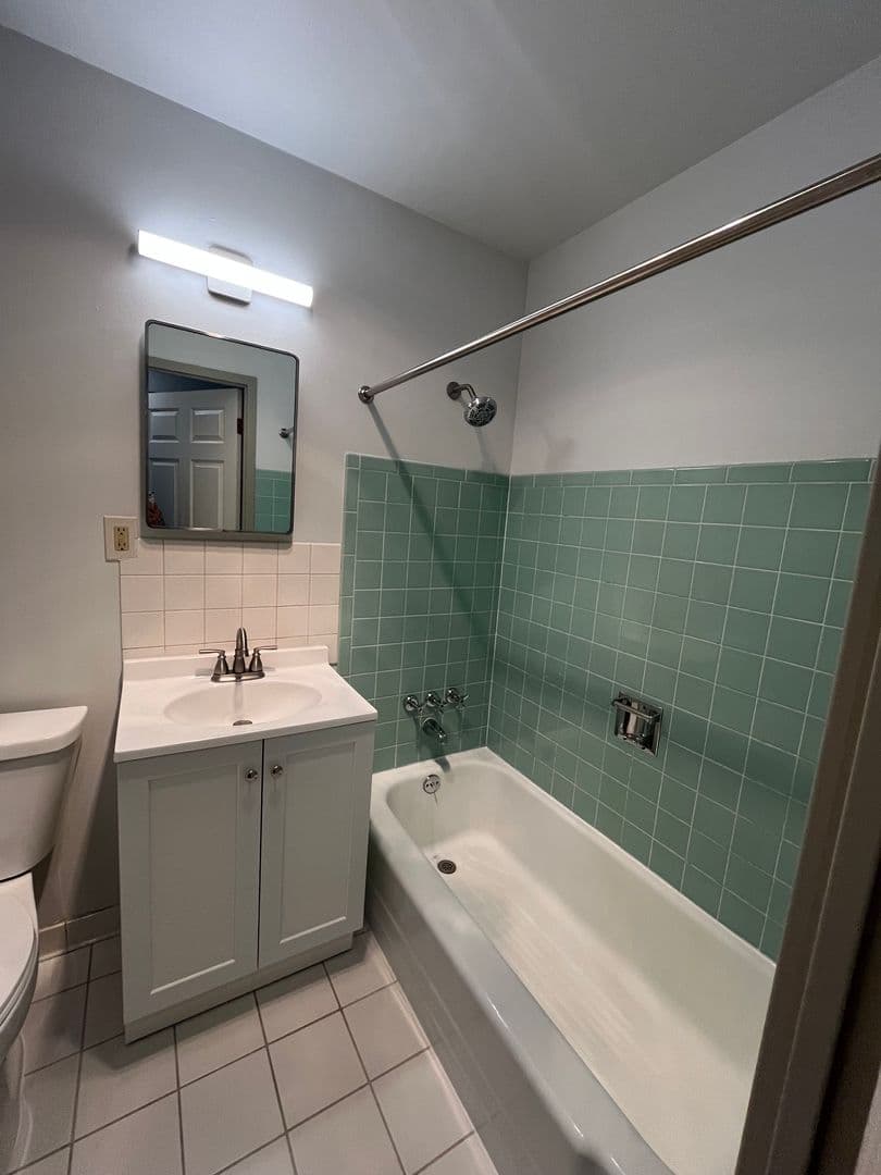 Milwaukee Apartment: 2827 - 2951 W. Parnell Avenue