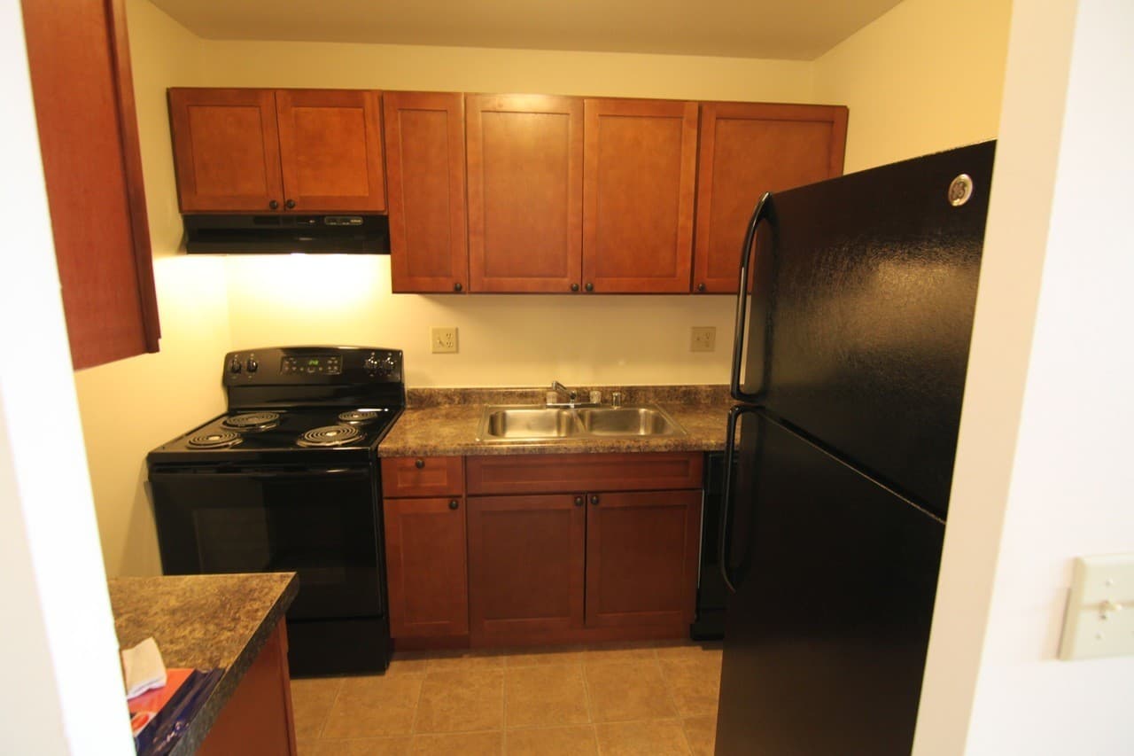 Germantown Apartment: N114 W15775   W15929 Sylvan Cr