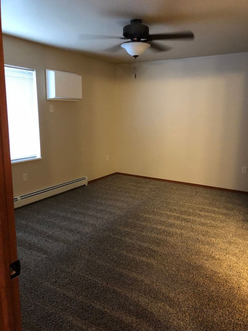 Beaver Dam Apartment: 1100 S. University Ave.