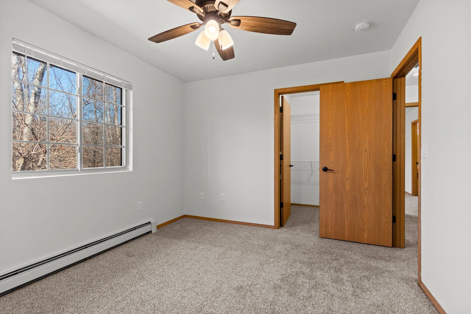 Green Bay Apartment: 1045   1081 Roland Lane