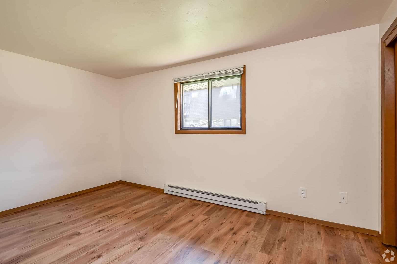 Green Bay Apartment: 1670 - 1740 Western Avenue