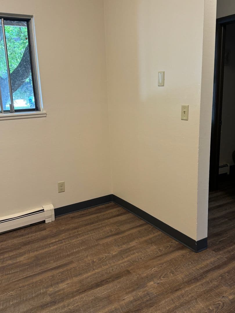 Oshkosh Apartment: 702 - 830 Stillwell Avenue