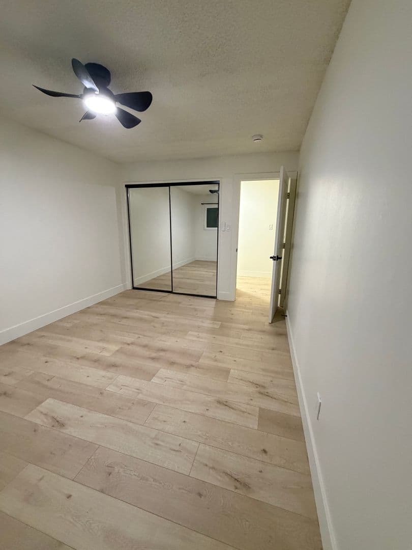 Redondo Beach Apartment: 18216 Kingsdale Ave
