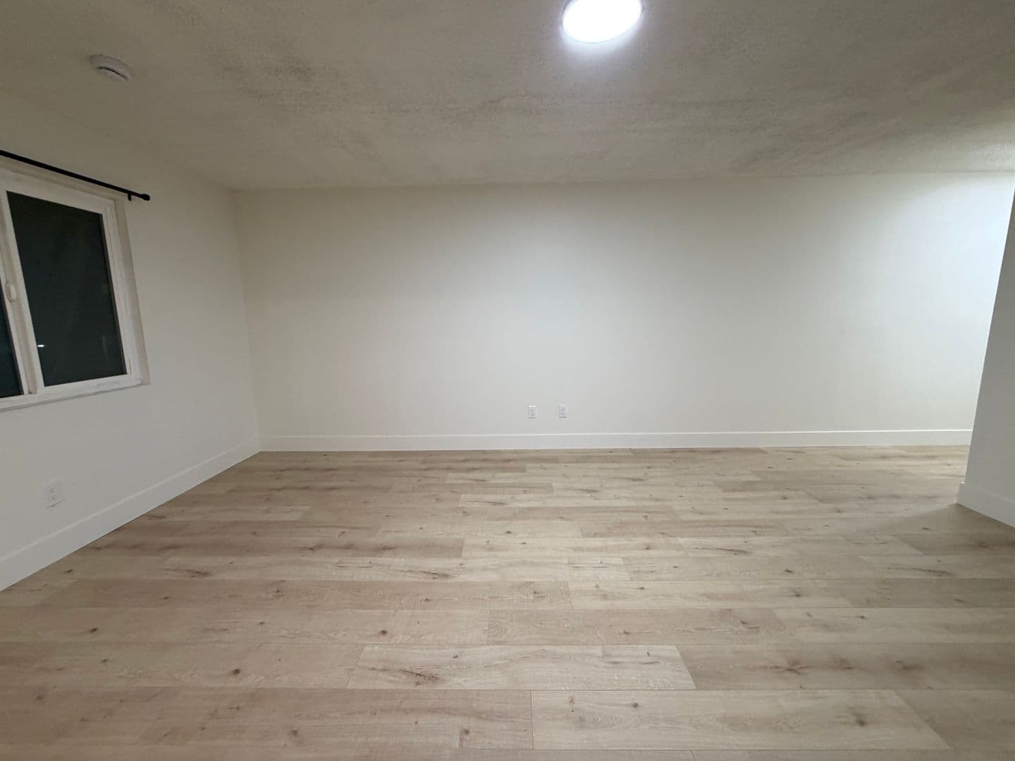 Redondo Beach Apartment: 18216 Kingsdale Ave