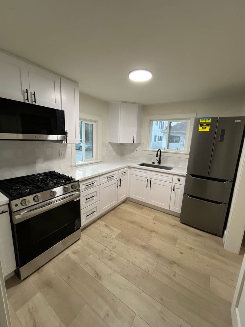 Anaheim Apartment: 109 E Alberta St