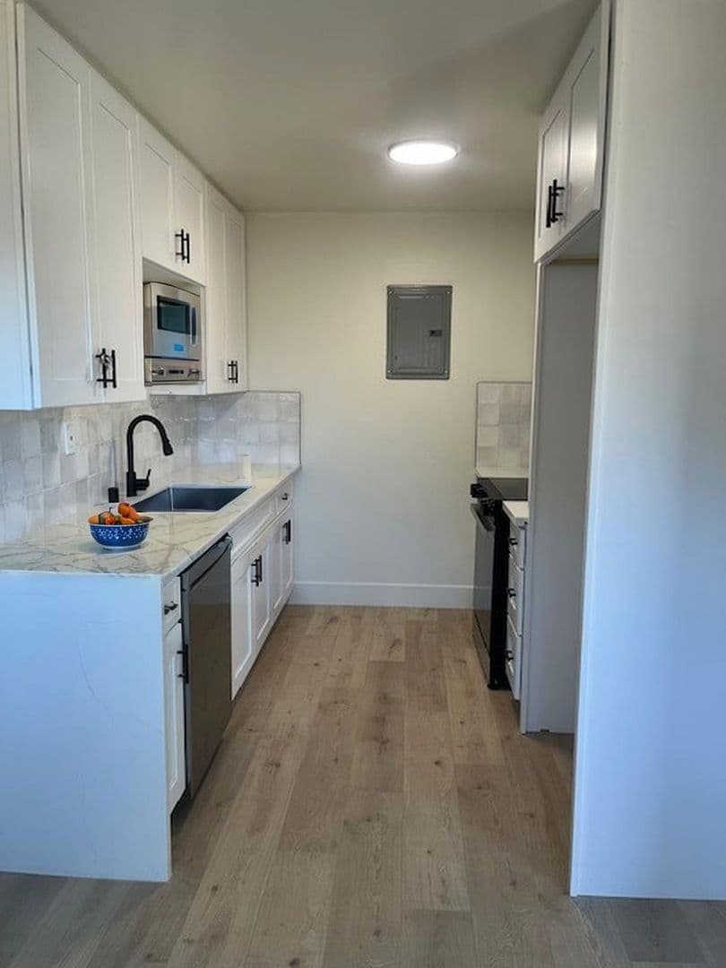 Huntington Beach Apartment: 18881 Mora Kai Ln