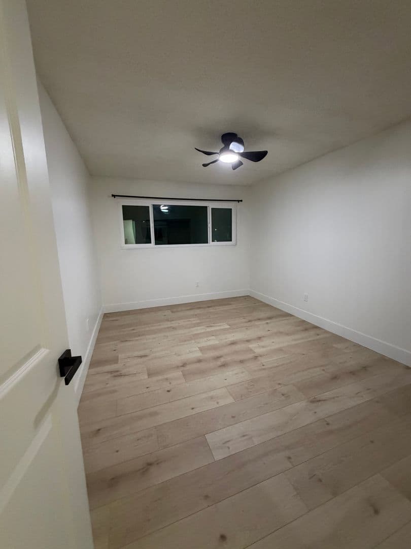 Redondo Beach Apartment: 18216 Kingsdale Ave