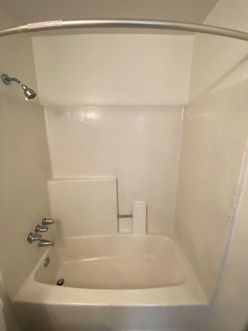 Los Angeles Apartment: 3642 Hughes Ave