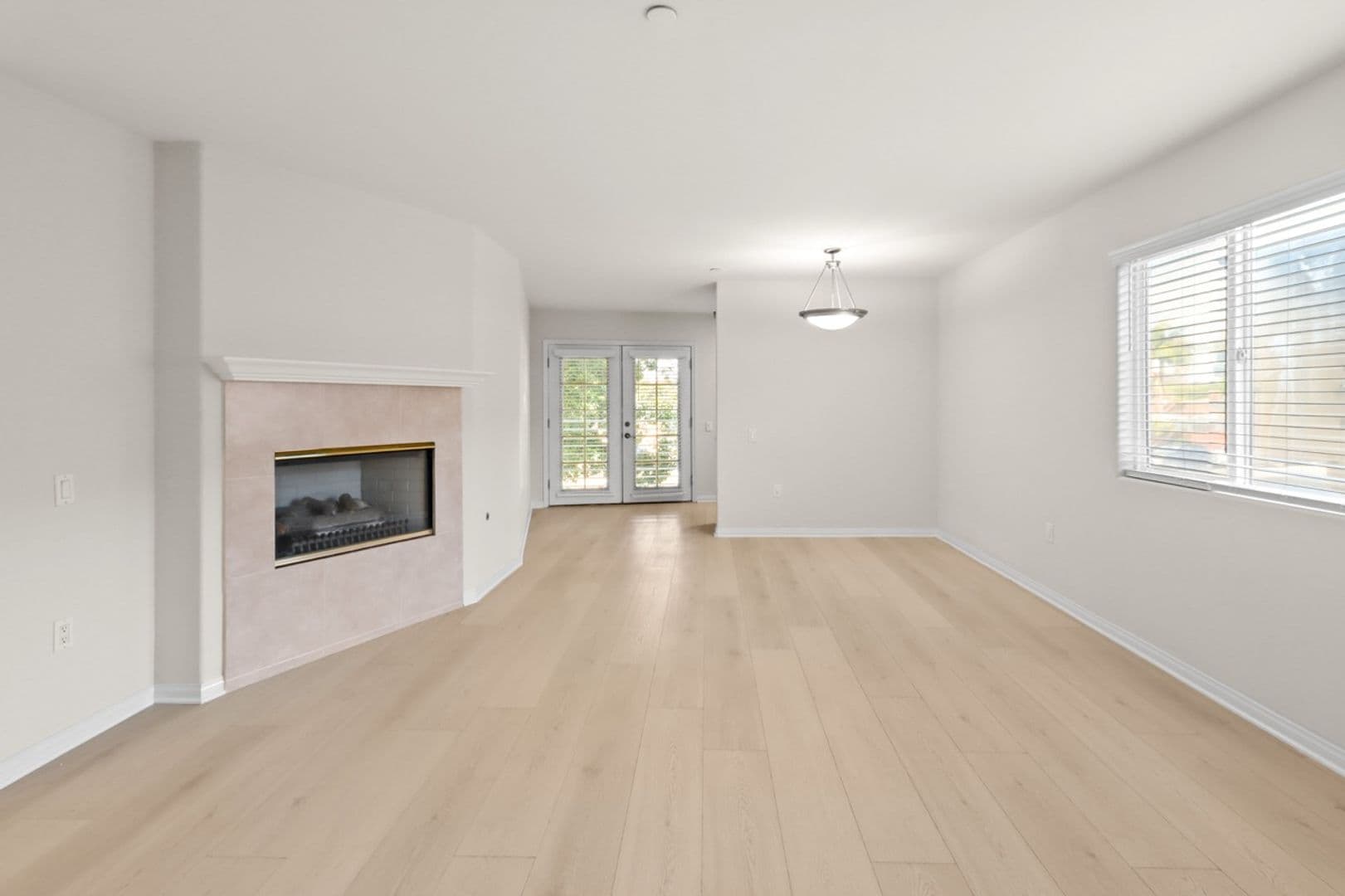 Los Angeles Apartment: 4262 Lindblade Dr