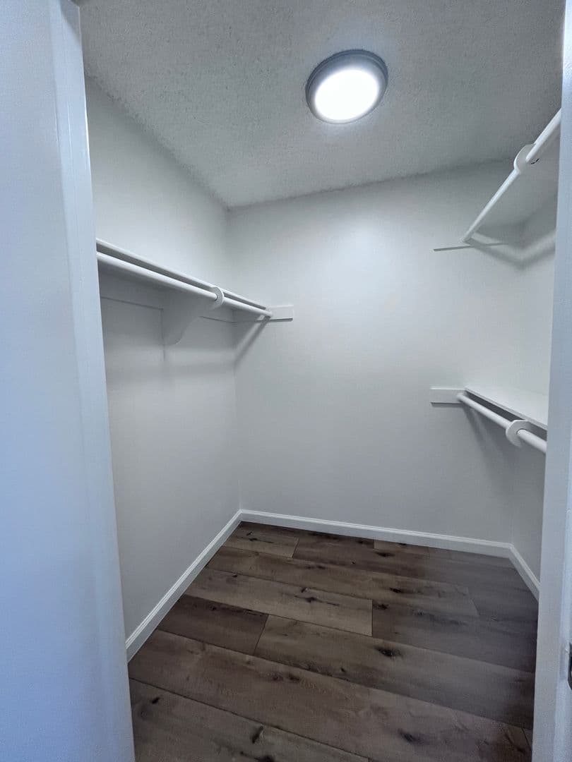 Sunland Apartment: 8608 Foothill Blvd