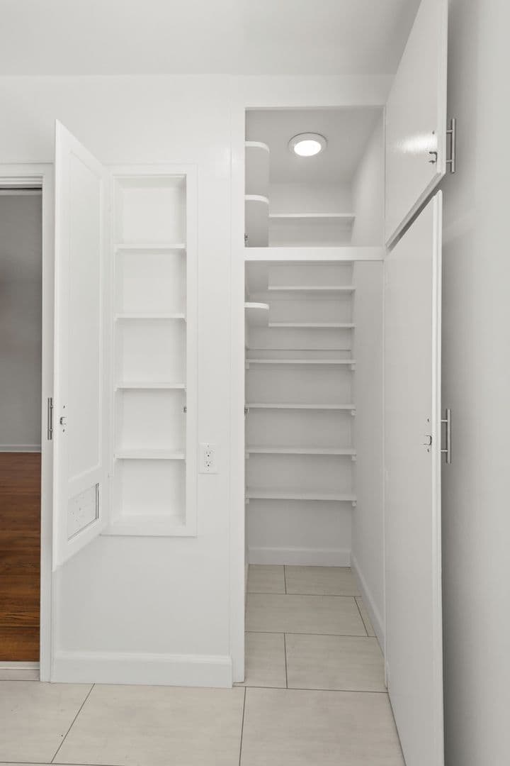 Santa Monica Apartment: 1505-1507 Harvard St.