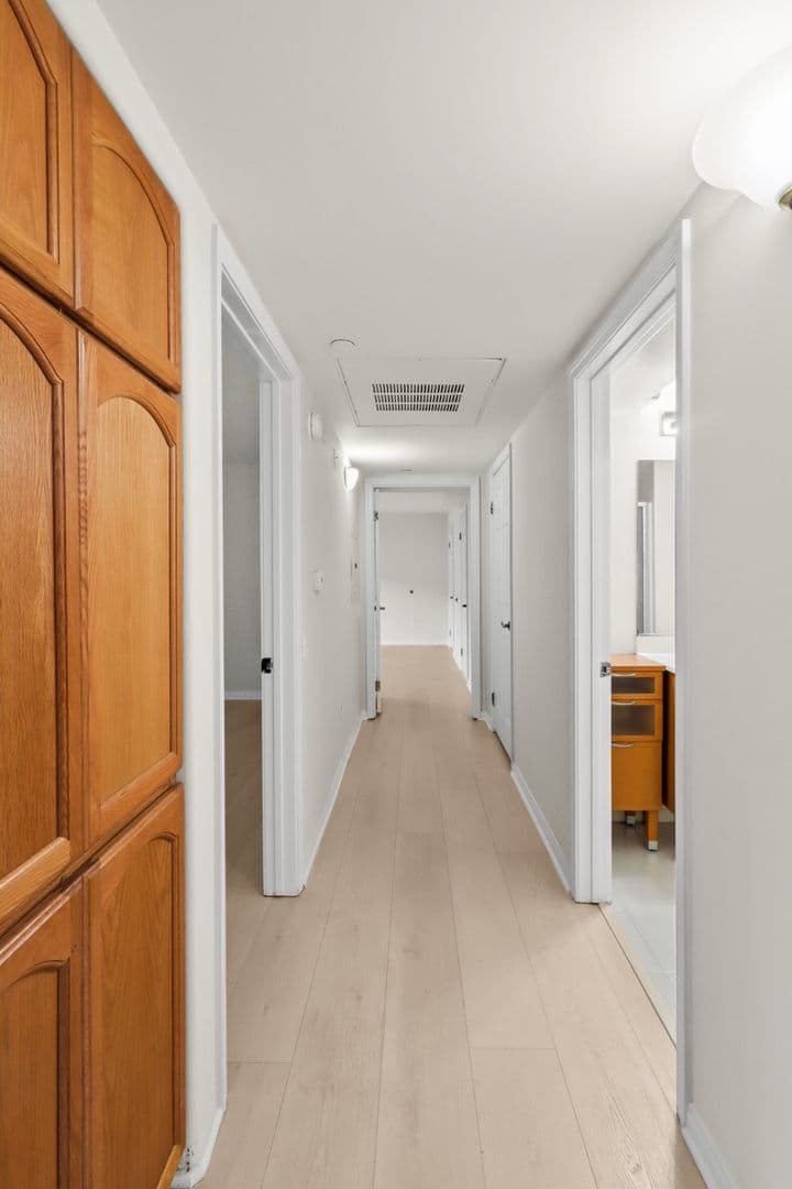 Los Angeles Apartment: 4262 Lindblade Dr
